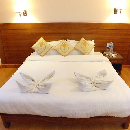 Hotel Greenland Pokhara Bagian luar foto