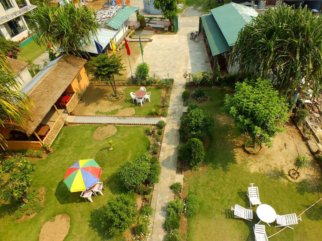 Hotel Greenland Pokhara Bagian luar foto
